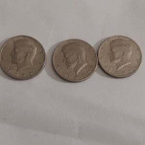 1972 John F Kennedy Half Dollar 3 Coins 2 No Mint Mark, One D Mark Amazing Good